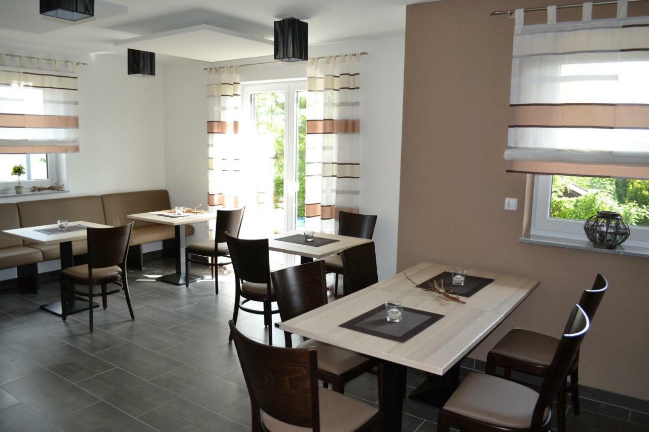 Gaestehaus Weingut Mathy-Schanz Osann-Monzel 外观 照片