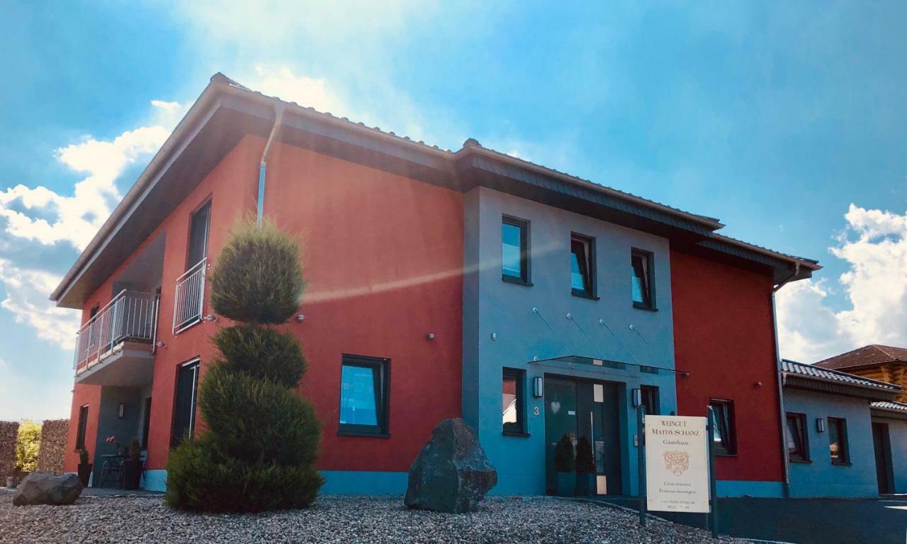 Gaestehaus Weingut Mathy-Schanz Osann-Monzel 外观 照片